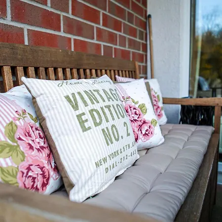 Liebevoll-eingerichtete-wohnung-mit-terrasse Kiel