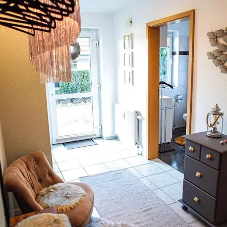 Liebevoll-eingerichtete-wohnung-mit-terrasse